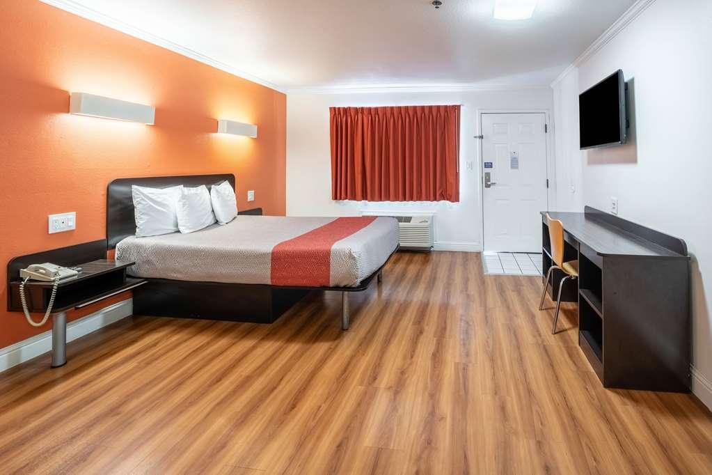Motel 6-Lodi, Ca Bilik gambar