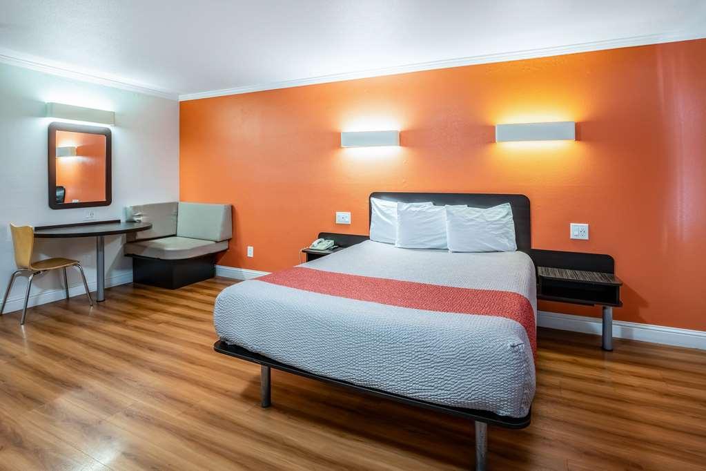 Motel 6-Lodi, Ca Bilik gambar