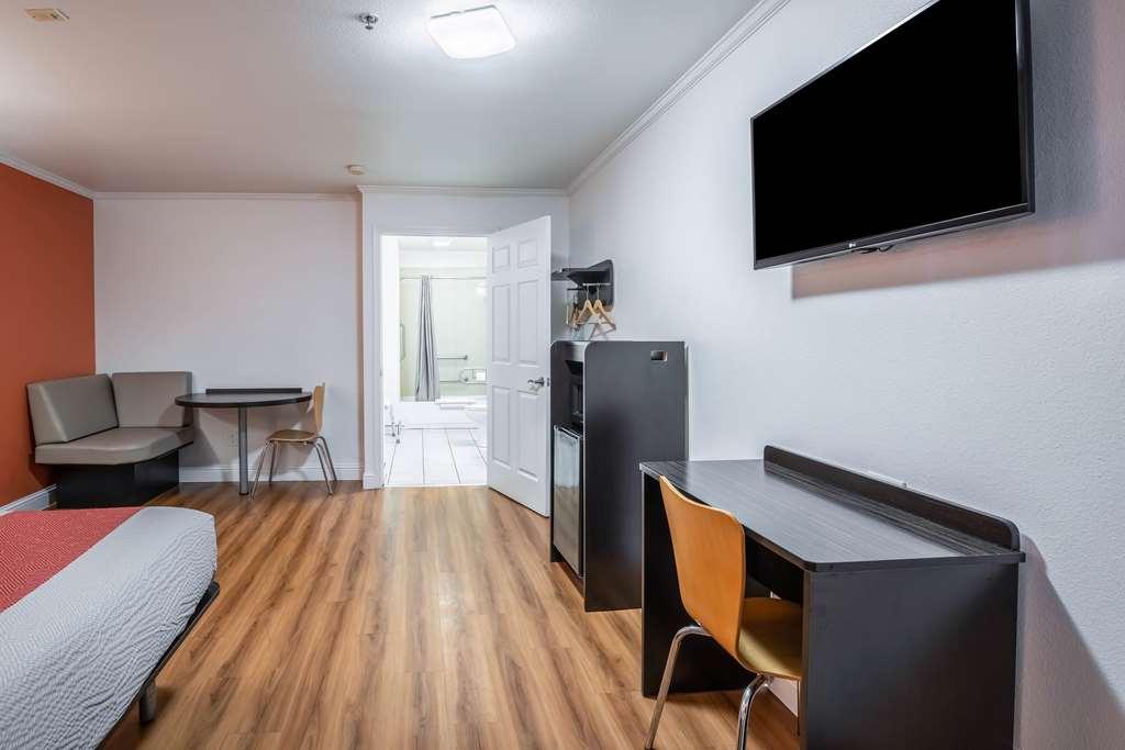 Motel 6-Lodi, Ca Bilik gambar