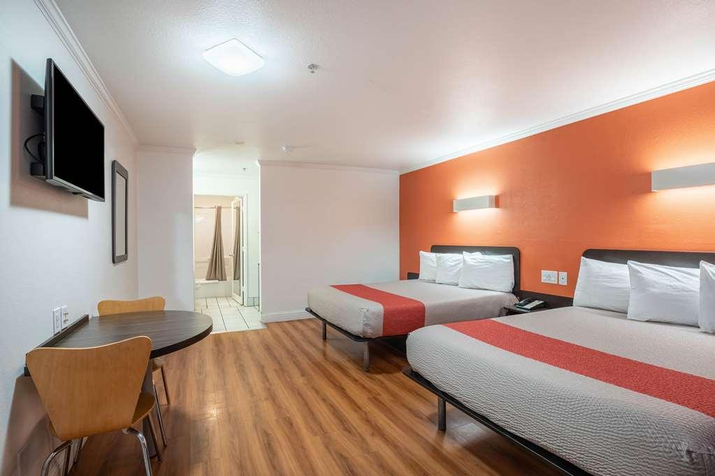 Motel 6-Lodi, Ca Bilik gambar